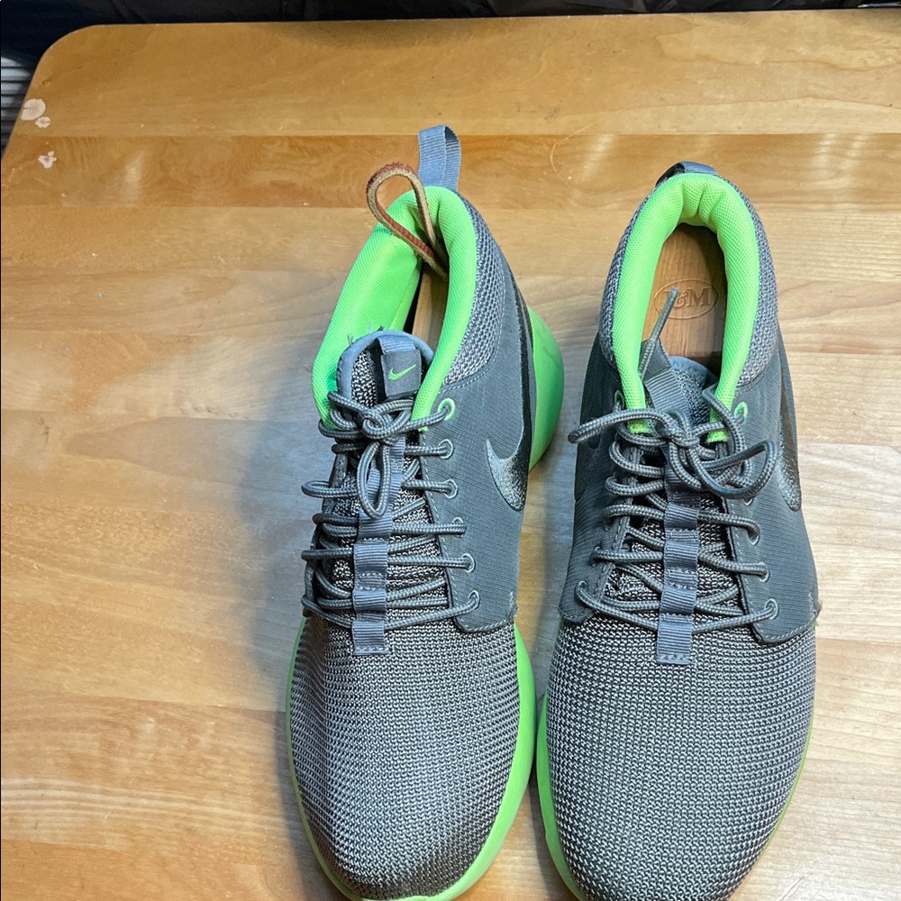 Nike Men's Gray and Lime Green Running Sneakers